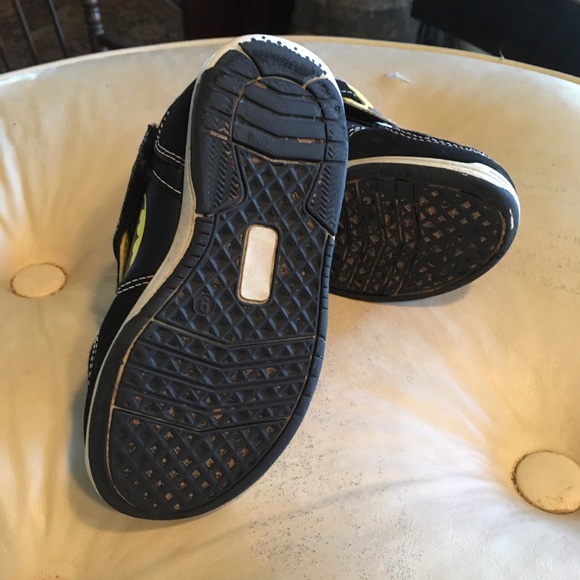 Batman size 9 tennis shoe - Picture 3 of 3